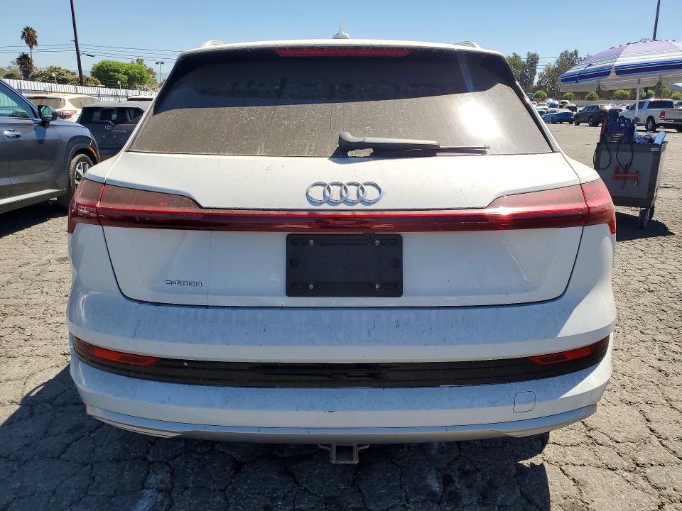 2019 Audi E-tron VIN WA1VABGE5KB014672 COPART salvage auction — MINOR DENT/SCRATCHES, Ca - Dis/Dlr/Exp Only Clean Title (P), sold $10,400 on 2026-08-24 (photo 6)