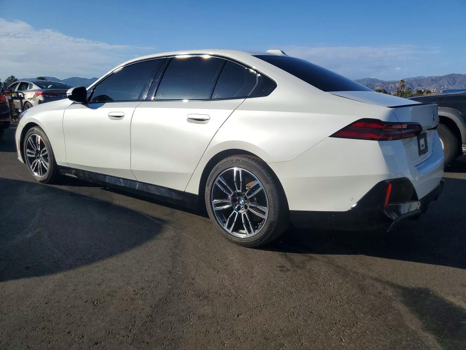 2024 BMW 5er VIN WBA43FJ05RCS99097 COPART salvage auction — SIDE, Ca - Dis/Dlr/Exp Clean W/Salv Hist, sold $28,750 on 2026-08-17 (photo 2)