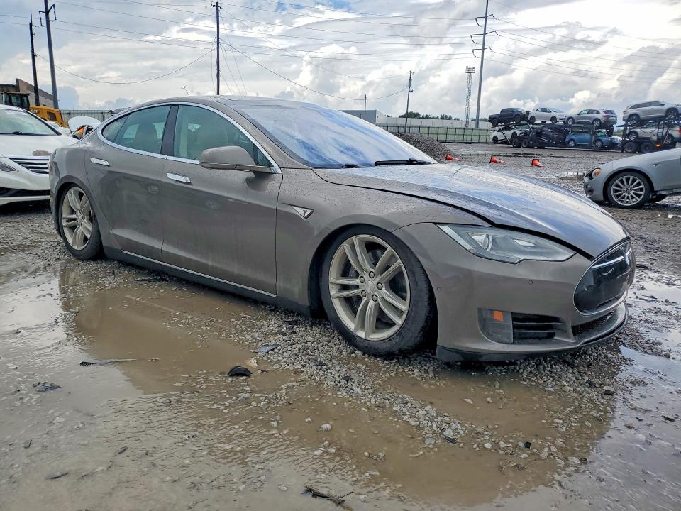 2015 Tesla Model s VIN 5YJSA1E23FF103073 COPART salvage auction — HAIL, OH - CERTIFICATE OF TITLE, sold $1,750 on 2026-08-21 (photo 4)