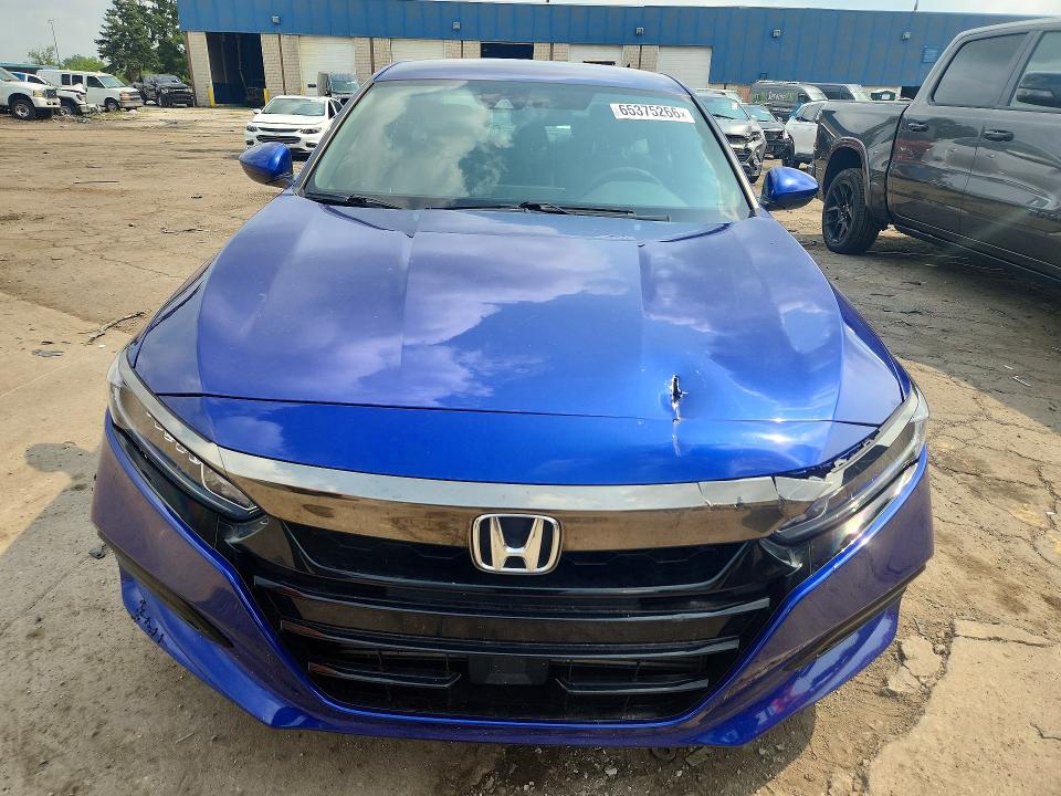 2018 Honda Accord VIN 1HGCV1F3XJA014894 COPART salvage auction — FRONT END, Mi - Dealer Only Clean Title, sold $9,500 on 2026-08-21 (photo 5)