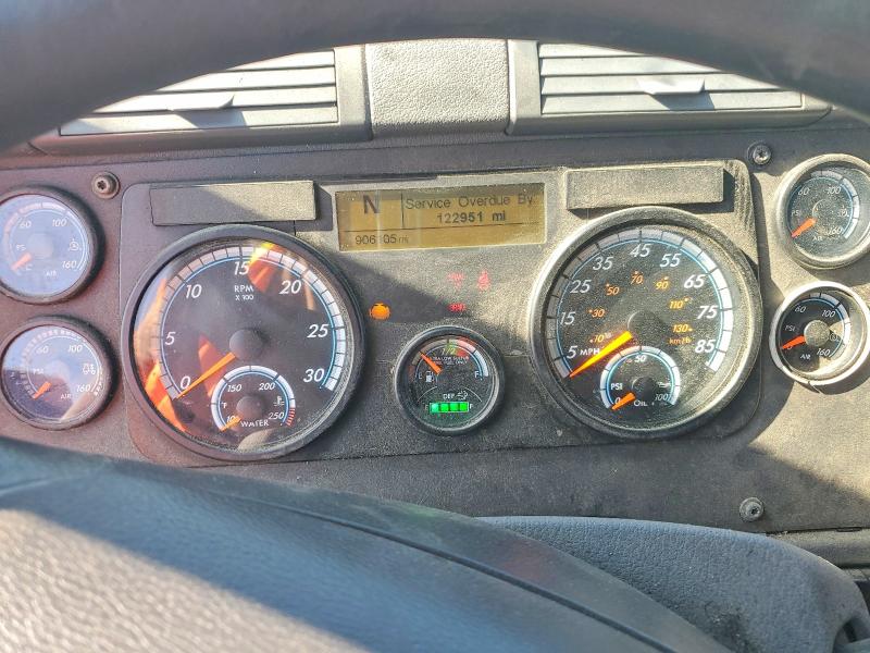 2015 Freightliner Cascadia VIN 3AKJGLD53FSGK2879 COPART salvage auction — SIDE, IN - CERTIFICATE OF TITLE (P), sold $3,100 on 2026-10-15 (photo 9)