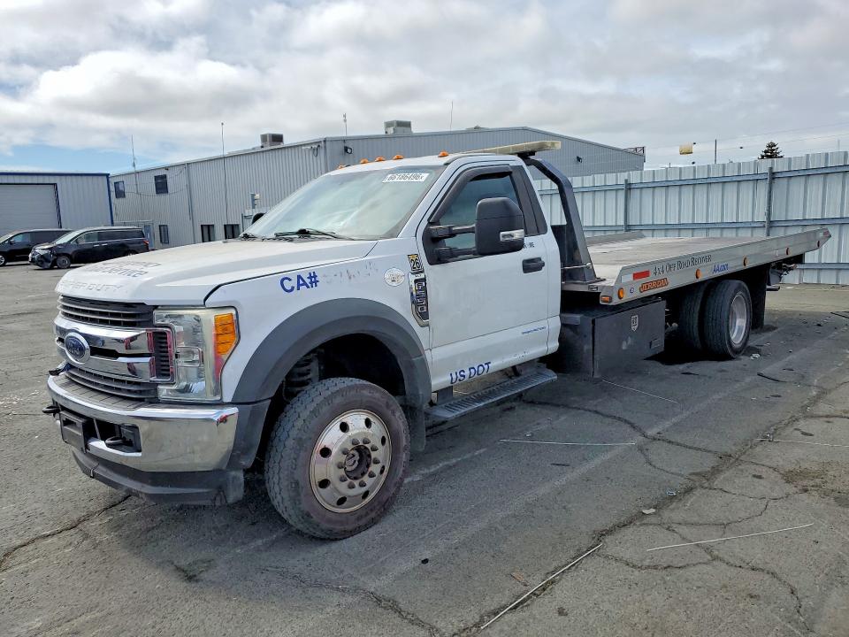 2017 Ford F550 VIN 1FDUF5HT7HEC58540 — COPART salvage auction photo