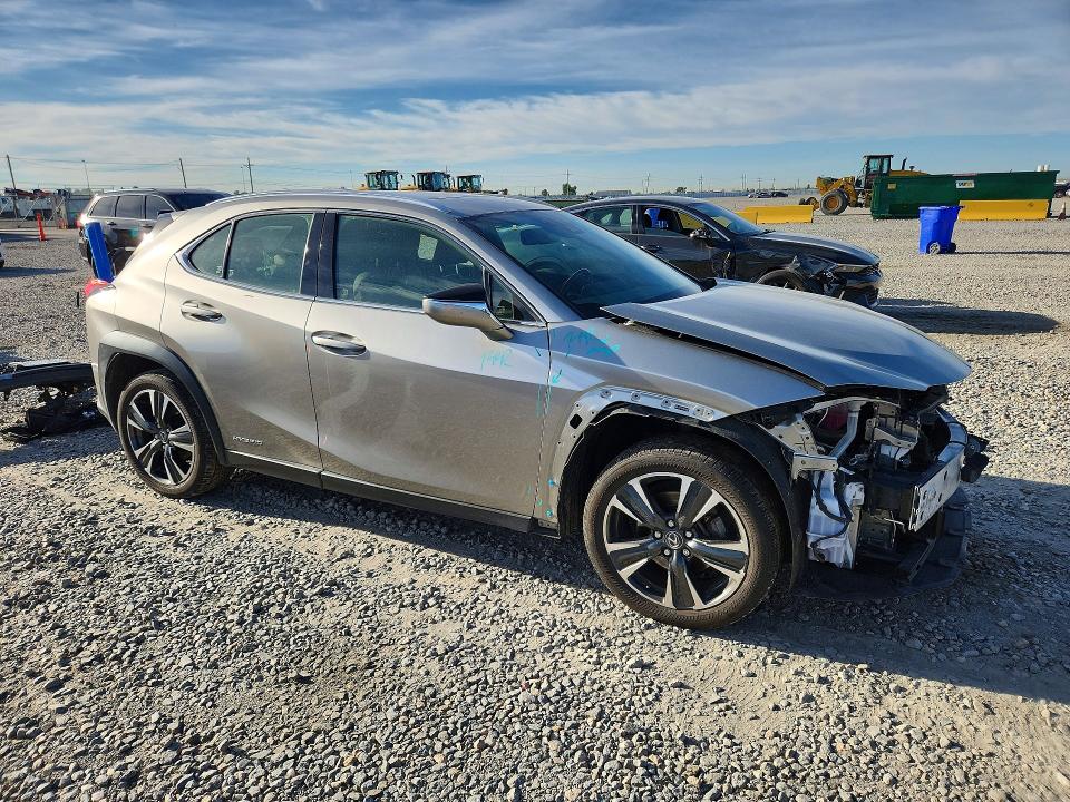 2021 Lexus Ux VIN JTHP9JBH8M2044933 COPART salvage auction — FRONT END, CO - PUBLIC - SALVAGE TITLE, sold $10,900 on 2026-09-08 (photo 4)