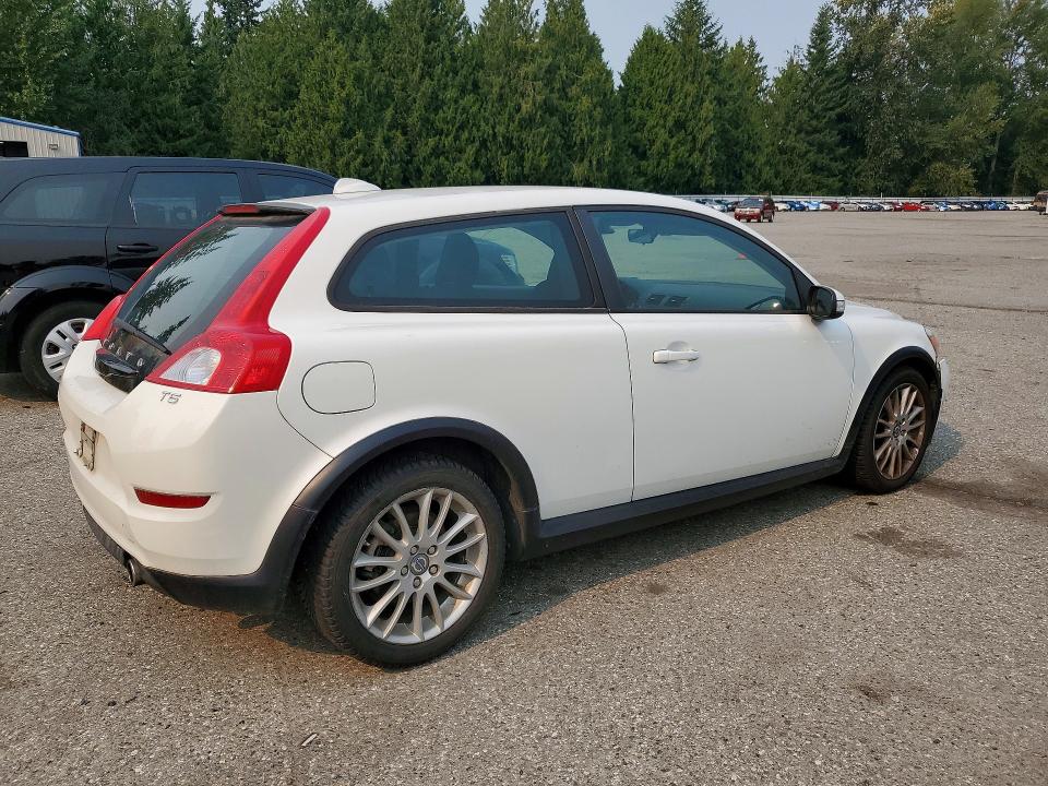 2011 Volvo C30 VIN YV1672MK9B2222860 COPART salvage auction — FRONT END, Or - Certificate Of Title, sold $350 on 2026-08-10 (photo 3)
