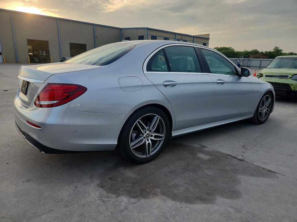 2017 Mercedes-benz E-klasse VIN WDDZF4JB5HA260855 COPART salvage auction — WATER/FLOOD, Tx - Salvage Title-Flood Damage, sold $5,600 on 2026-08-20 (photo 3)