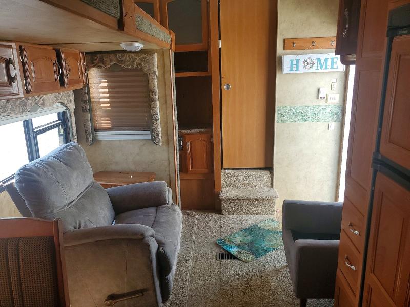 2008 Keystone rv Cougar VIN 4YDF2782X8C501908 COPART salvage auction — BURN, TN - SALVAGE CERTIFICATE, sold $900 on 2026-09-10 (photo 5)