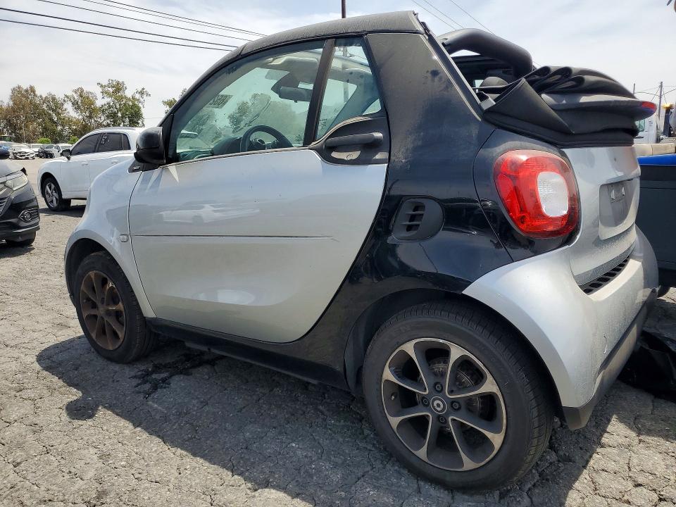 2017 Smart Fortwo VIN WMEFK5DA3HK143627 COPART salvage auction — MECHANICAL, Ca - Dis/Dlr/Exp Only Clean Title (P), sold $1,750 on 2026-09-03 (photo 2)