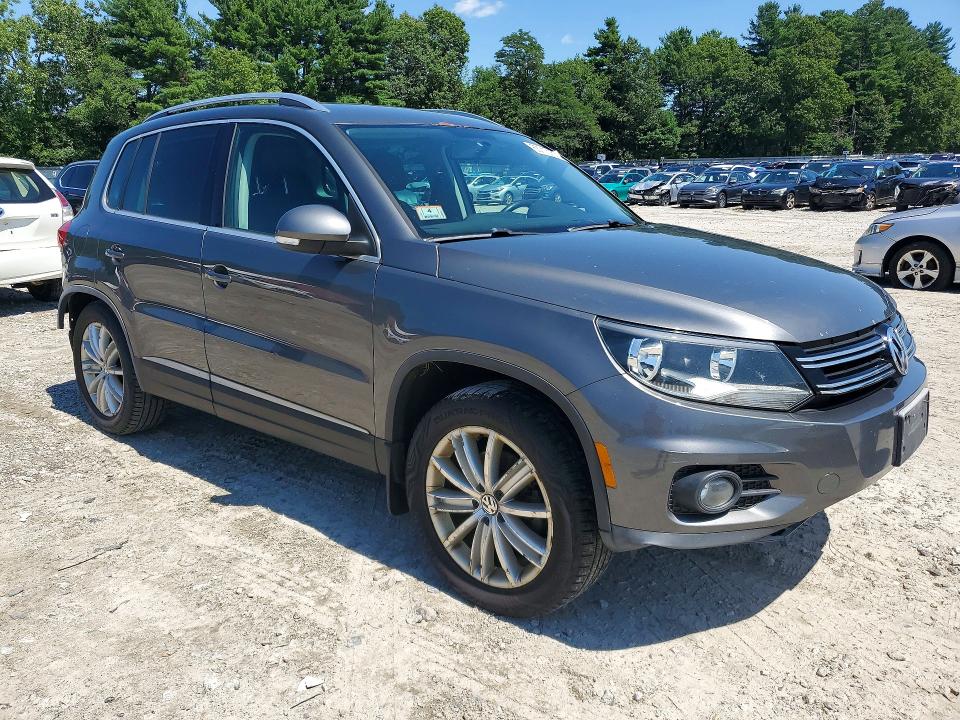 2013 Volkswagen Tiguan VIN WVGBV3AX4DW612515 COPART salvage auction — REAR END, Salvage Title, sold $400 on 2026-08-14 (photo 4)