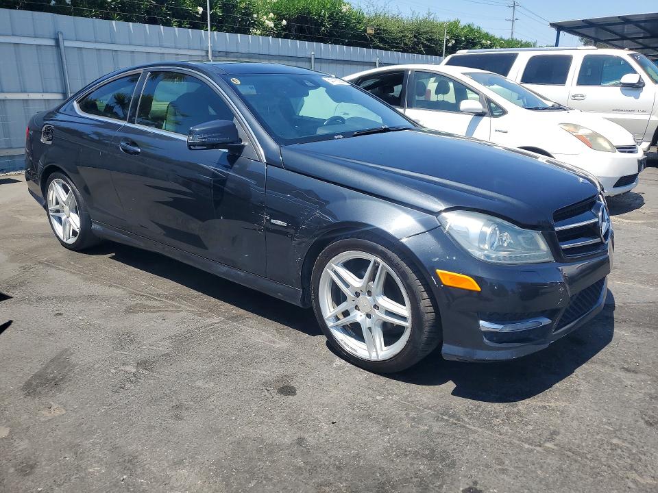 2012 Mercedes-benz C class VIN WDDGJ4HB9CF932455 COPART salvage auction — SIDE, CA - DIS/DLR/EXP ONLY LIEN PAPERS, sold $525 on 2026-08-13 (photo 4)