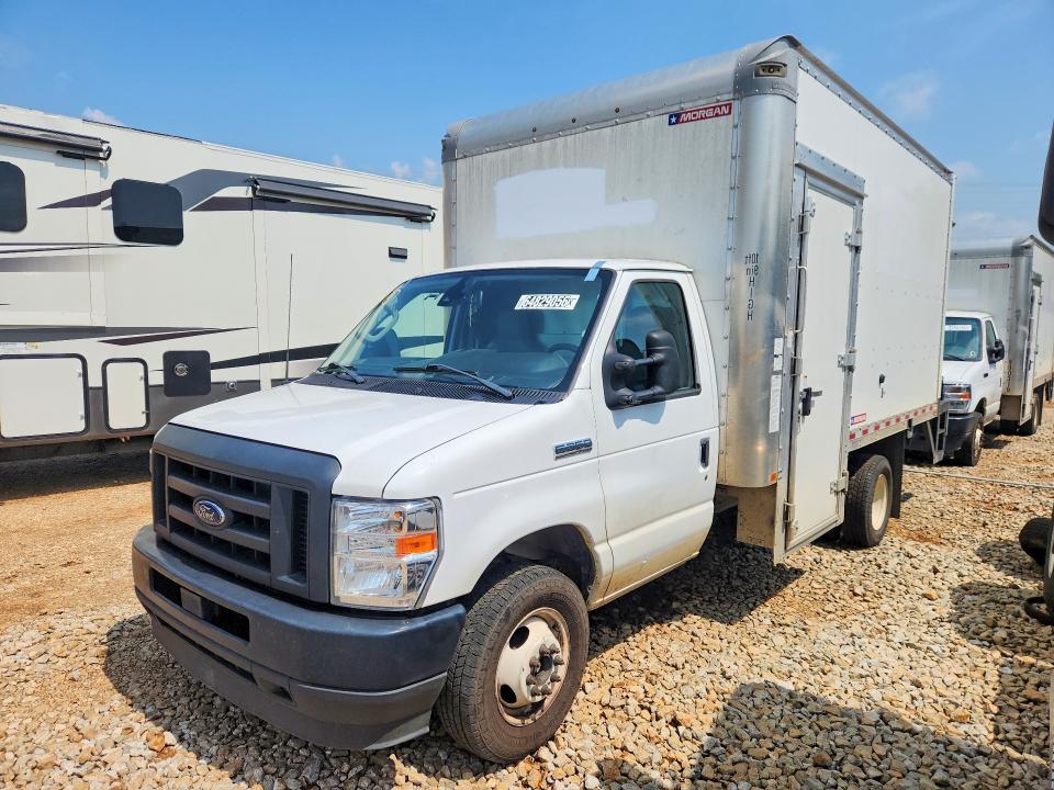 2024 Ford E-350 VIN 1FDWE3FN7RDD42210 COPART salvage auction — NORMAL WEAR, AL - CERTIFICATE OF TITLE, sold $10,200 on 2026-08-25 (photo 1)