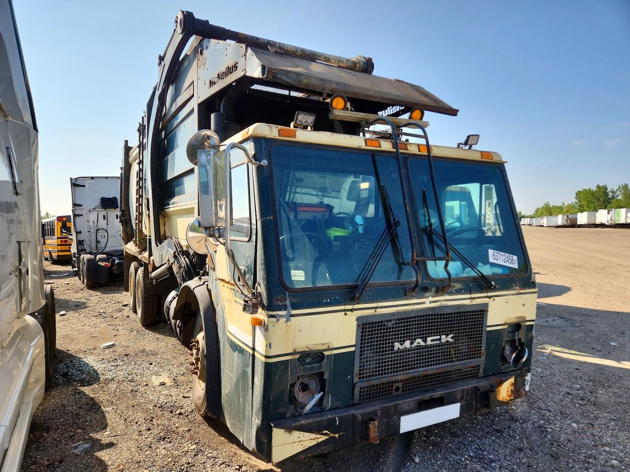 2007 VIN 1M2AC08C87M014463 COPART salvage auction — Stripped, Cd - Non-Repairable, sold $450 on 2026-09-24 (photo 4)