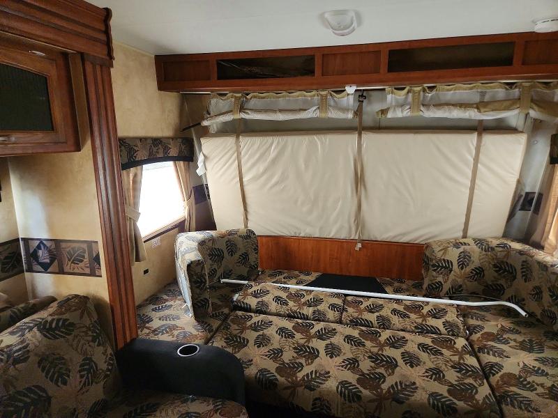 2011 Jayco Jay feather VIN 1UJBJHBL7B1JB0144 COPART salvage auction — NORMAL WEAR, IL - CERTIFICATE OF TITLE, sold $375 on 2026-09-08 (photo 9)