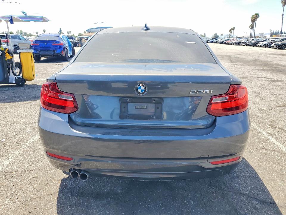 2014 BMW 2er VIN WBA1F5C51EVV98985 COPART salvage auction — NORMAL WEAR, Ca - Dis/Dlr/Exp Only Clean Title, sold $1,700 on 2026-08-20 (photo 6)