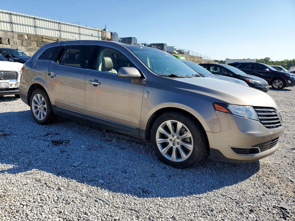 2018 Lincoln Mkt VIN 2LMHJ5AT0JBL01695 COPART salvage auction — REAR END, In - Cert Of Title-Salvage Title, sold $3,400 on 2026-09-10 (photo 4)