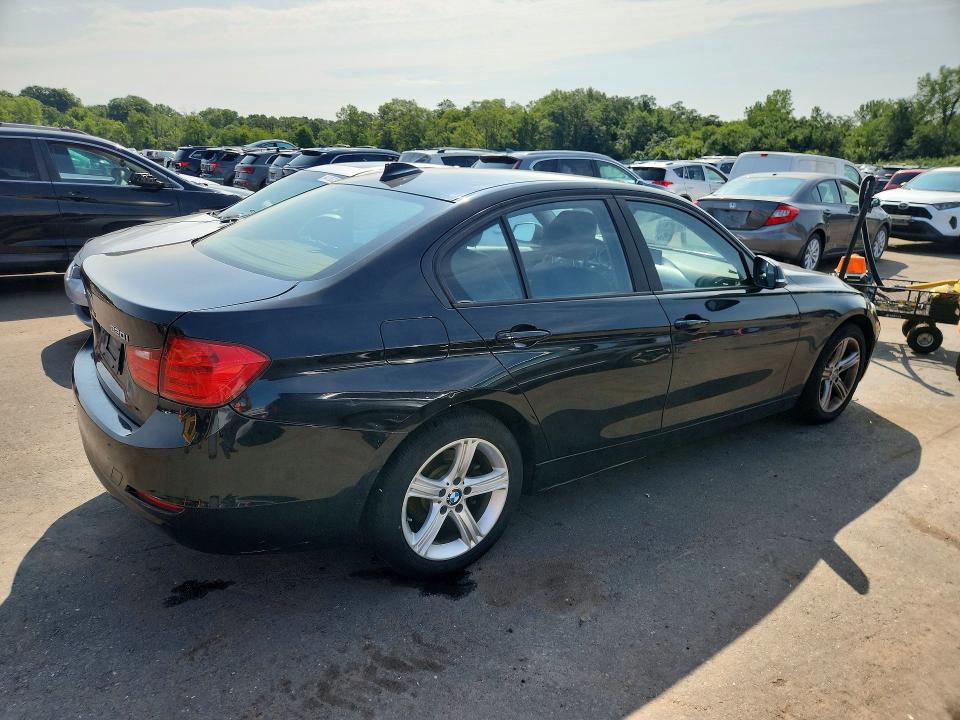 2014 BMW 3 series VIN WBA3C3C57EF985167 COPART salvage auction — WATER/FLOOD, CT - CERT OF TITLE-SALVAGE, sold $525 on 2026-08-14 (photo 3)