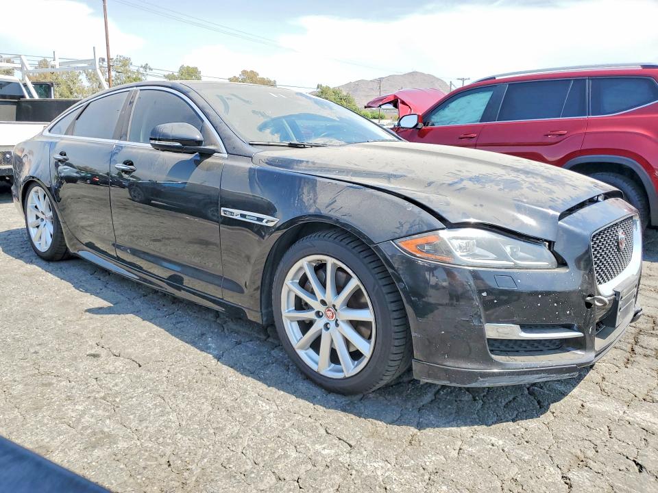 2016 Jaguar Xj VIN SAJWA1C74G8W03018 COPART salvage auction — MINOR DENT/SCRATCHES, Ca - Cert Of Title-Lemon Law Buybac, sold $1,600 on 2026-09-06 (photo 4)