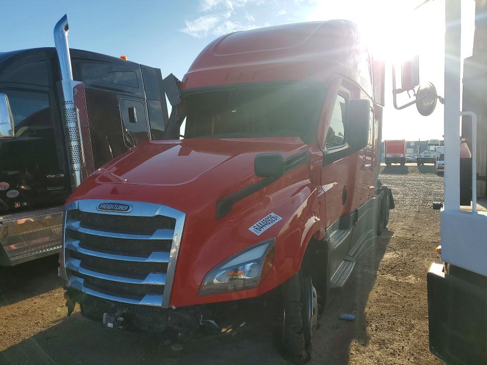 2025 Freightliner Cascadia 126 VIN 3AKJHHDR5SSVR3504 COPART salvage auction — ROLLOVER, NE - CERT OF TITLE-SALVAGE, sold $33,250 on 2026-09-08 (photo 1)