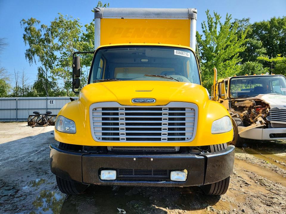 2018 Freightliner All other VIN 3ALACWFC8JDJH5069 COPART salvage auction — NORMAL WEAR, RH, sold $5,200 on 2026-09-09 (photo 5)