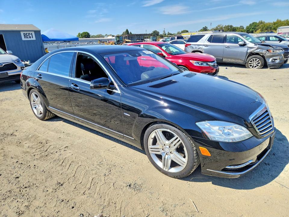 2012 Mercedes-benz VIN WDDNG7DB6CA448995 COPART salvage auction — MINOR DENT/SCRATCHES, Ca - Dis/Dlr/Exp Only Clean Title, sold $1,250 on 2026-08-18 (photo 4)