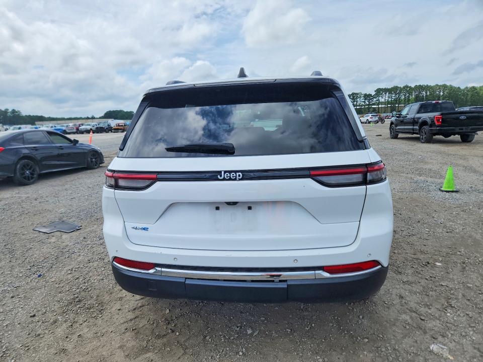2024 Jeep Cherokee VIN 1C4RJYB63R8516016 COPART salvage auction — FRONT END, Al - Dealer Only Clean Title, sold $12,900 on 2026-08-21 (photo 6)
