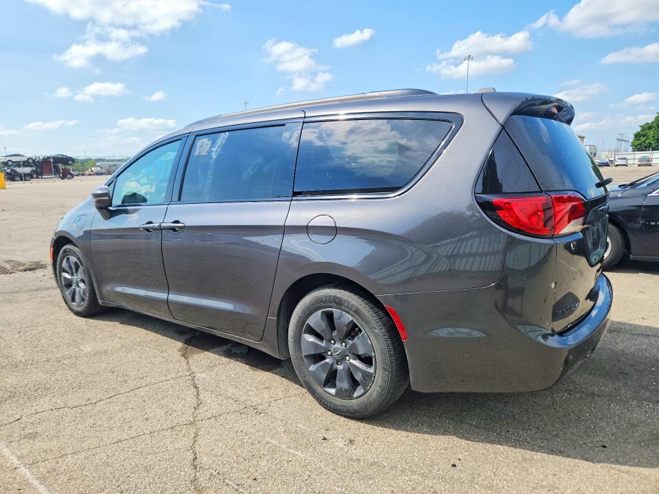 2020 Chrysler Pacifica VIN 2C4RC1N74LR257926 COPART salvage auction — MINOR DENT/SCRATCHES, Oh - Certificate Of Title (P), sold $8,300 on 2026-09-08 (photo 2)