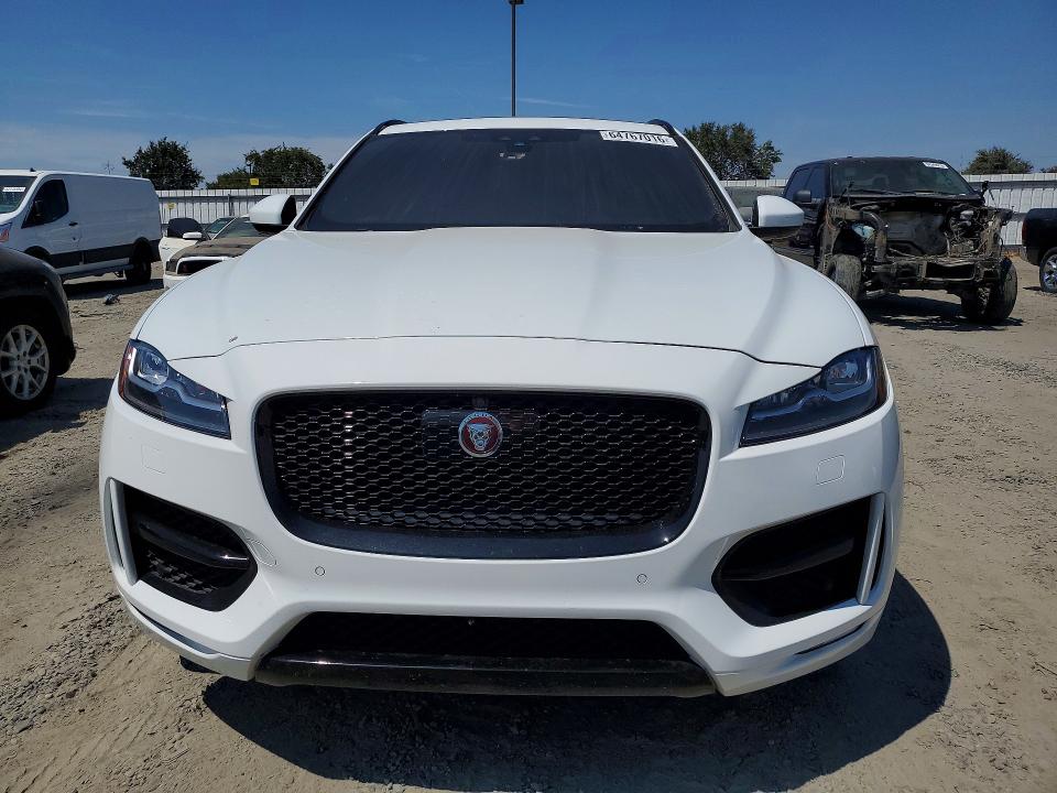 2017 Jaguar F-pace VIN SADCL2BV7HA057511 COPART salvage auction — INTERIOR BURN, CA - NON-REPAIRABLE VEHICLE CERT, sold $1,700 on 2026-10-01 (photo 5)