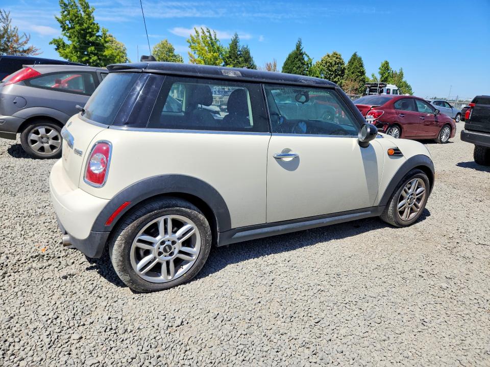 2011 Mini Cooper VIN WMWSU3C58BT183913 COPART salvage auction — MECHANICAL, OR - CERTIFICATE OF TITLE, sold $700 on 2026-08-18 (photo 3)