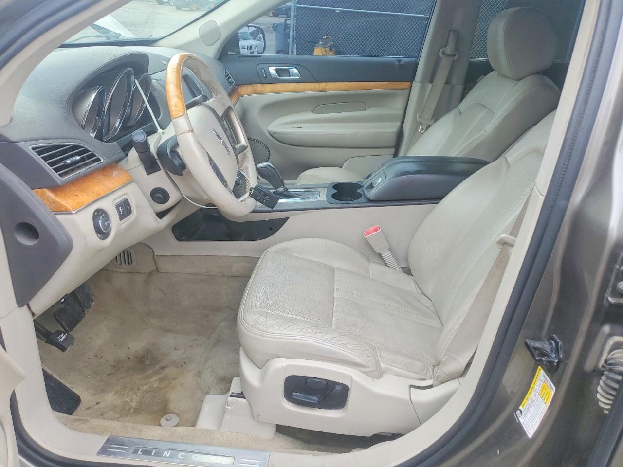 2012 Lincoln MKT VIN 2LMHJ5AT8CBL53224 COPART salvage auction — Minor Dent/Scratches, MI - CERTIFICATE OF TITLE, sold $1,100 on 2026-09-11 (photo 7)