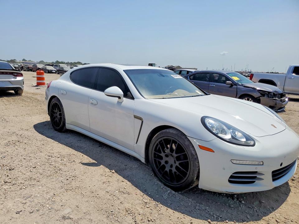 2015 Porsche Panamera VIN WP0AA2A77FL000528 COPART salvage auction — MINOR DENT/SCRATCHES, Wv - Certificate Of Title (P), sold $8,200 on 2026-10-08 (photo 4)