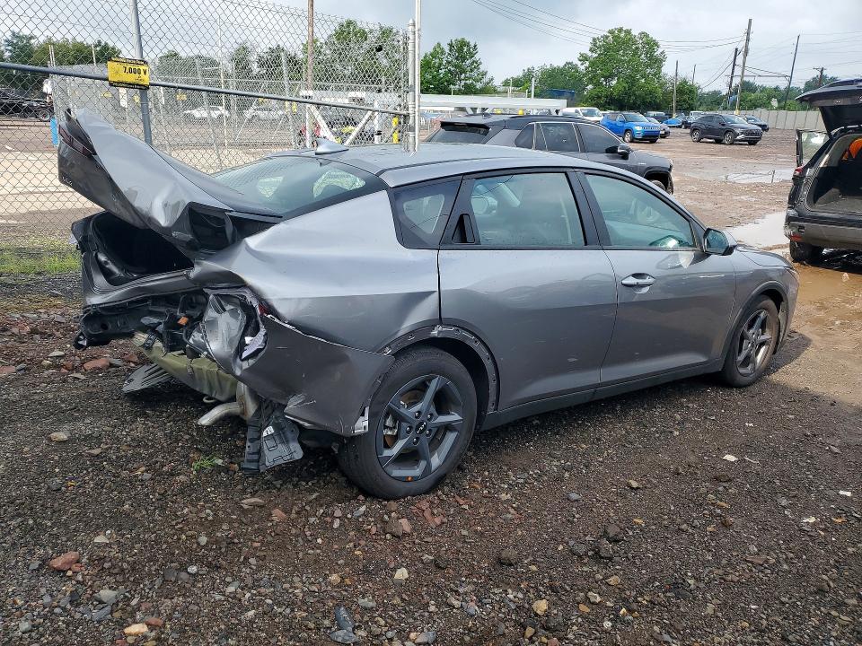 2026 Kia K4 VIN 3KPFT4DEXTE310828 COPART salvage auction — REAR END, PA - CERTIFICATE OF SALVAGE, sold $4,550 on 2026-08-24 (photo 3)