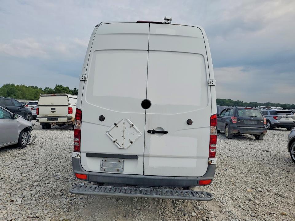 2014 Mercedes-Benz Sprinter VIN WD3PE8DE1E5820984 COPART salvage auction — FRONT END, IN - CERTIFICATE OF TITLE, sold $3,450 on 2026-09-18 (photo 6)