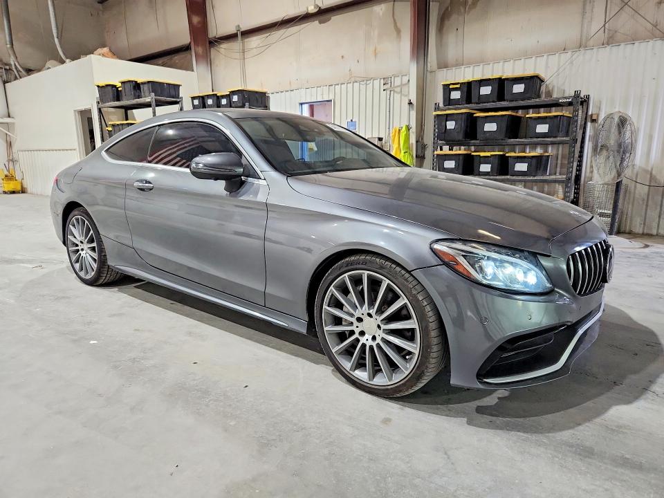 2017 Mercedes-benz C-klasse VIN WDDWJ4JB2HF329957 COPART salvage auction — MINOR DENT/SCRATCHES, Ok - Certificate Of Title (P), sold $8,200 on 2026-08-14 (photo 4)