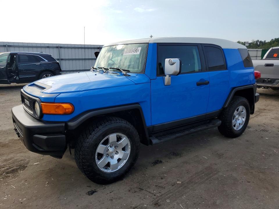2007 Toyota Fj cruiser VIN JTEBU11F470002622 — COPART salvage auction photo