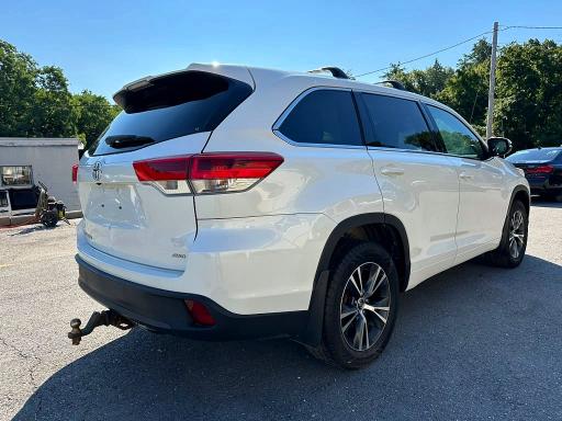 2018 Toyota Highlander VIN 5TDBZRFH3JS891836 COPART salvage auction — MINOR DENT/SCRATCHES, NH - CERTIFICATE OF TITLE (P), sold $11,300 on 2026-08-24 (photo 3)