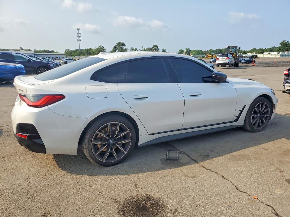 2025 BMW 4er VIN WBA33FB09SFU63854 COPART salvage auction — VANDALISM, Ny - Mv-907A Salvage Certificate, sold $27,750 on 2026-08-21 (photo 6)