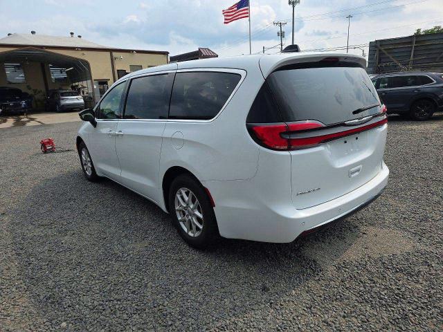 2025 Chrysler Pacifica VIN 2C4RC1BG8SR512113 COPART salvage auction — WATER/FLOOD, Nj - Cert Of Title-Salvage Flood, sold $15,400 on 2026-09-11 (photo 2)