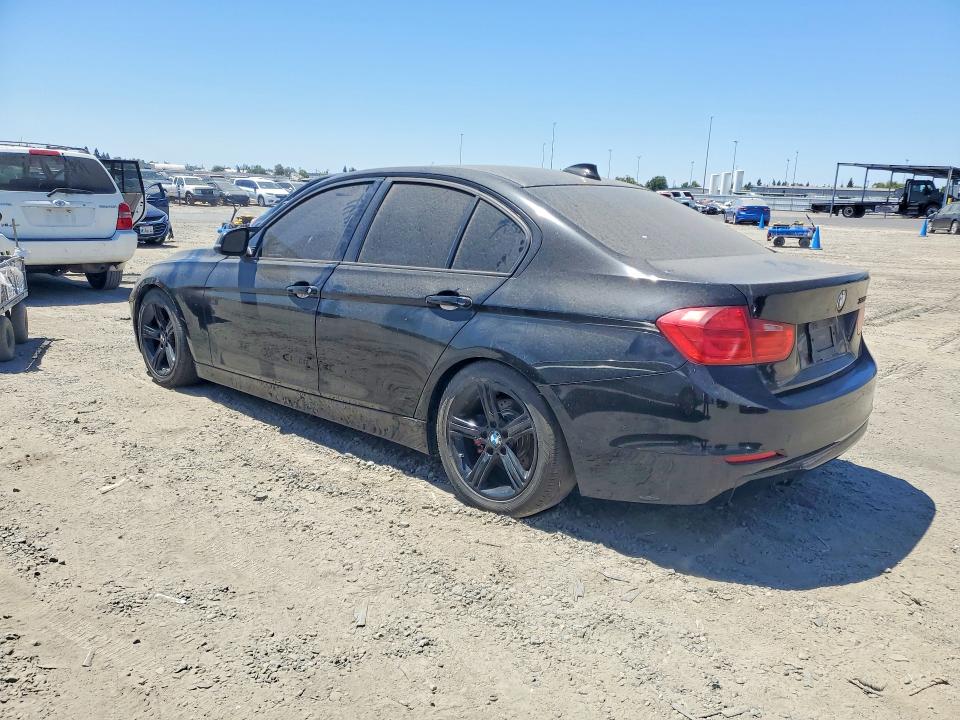 2012 BMW 3 series VIN WBA3C1C56CF431975 COPART salvage auction — NORMAL WEAR, CA - DIS/DLR/EXP ONLY CLEAN TITLE (P), sold $525 on 2026-08-06 (photo 2)