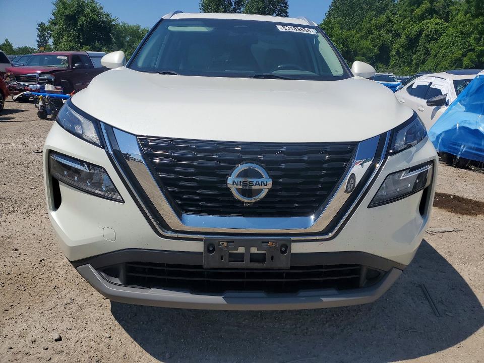 2021 Nissan Rogue VIN 5N1AT3BB7MC808860 COPART salvage auction — REAR END, ON - PERMIT NO BRAND - UNFIT, sold $9,900 on 2026-08-20 (photo 5)