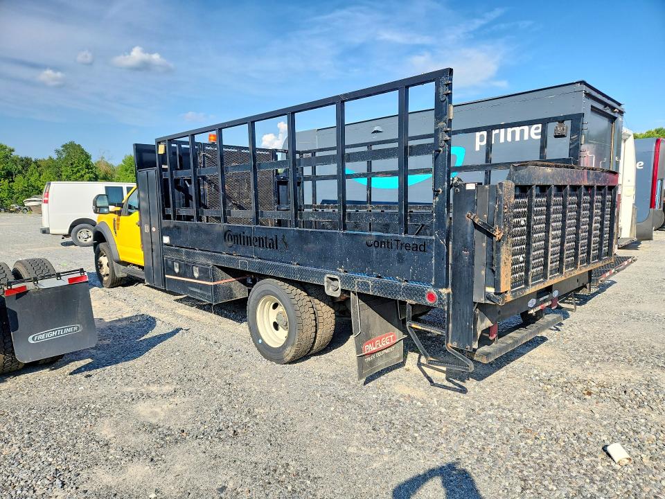 2017 Ford F550 VIN 1FDUF5GY9HEC16853 COPART salvage auction — MINOR DENT/SCRATCHES, Sc - Dealer Only Clean Title, sold $2,550 on 2026-09-29 (photo 2)