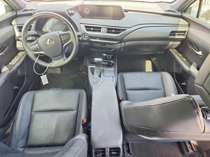 2020 Lexus Ux VIN JTHP9JBH0L2025775 COPART salvage auction — REAR END, Tx - Salvage Vehicle Title, sold $10,900 on 2026-09-03 (photo 8)