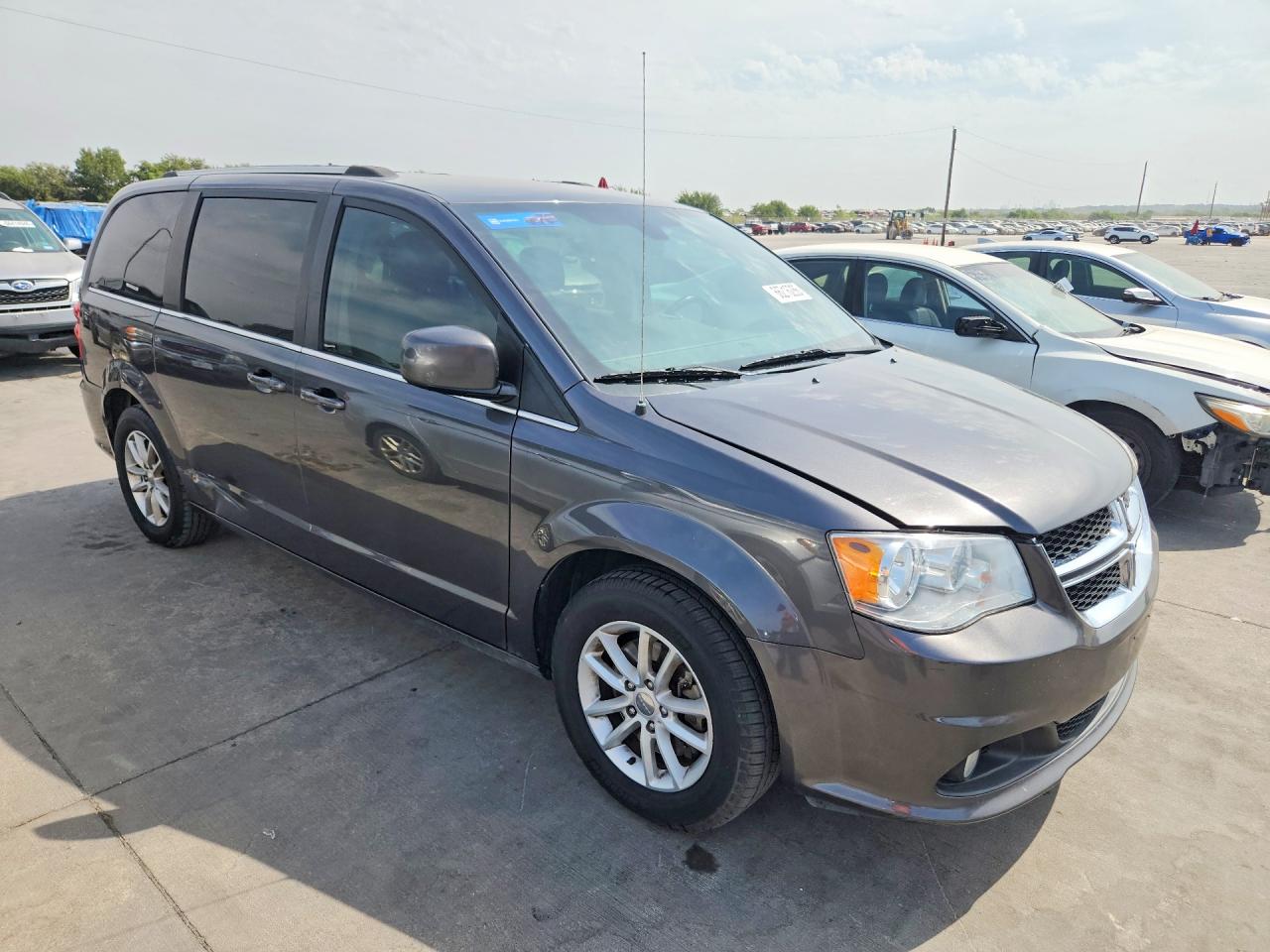 2019 Dodge Caravan VIN 2C4RDGCG2KR755575 COPART salvage auction — Minor Dent/Scratches, TX - CERTIFICATE OF TITLE (P), sold $3,250 on 2026-09-14 (photo 4)