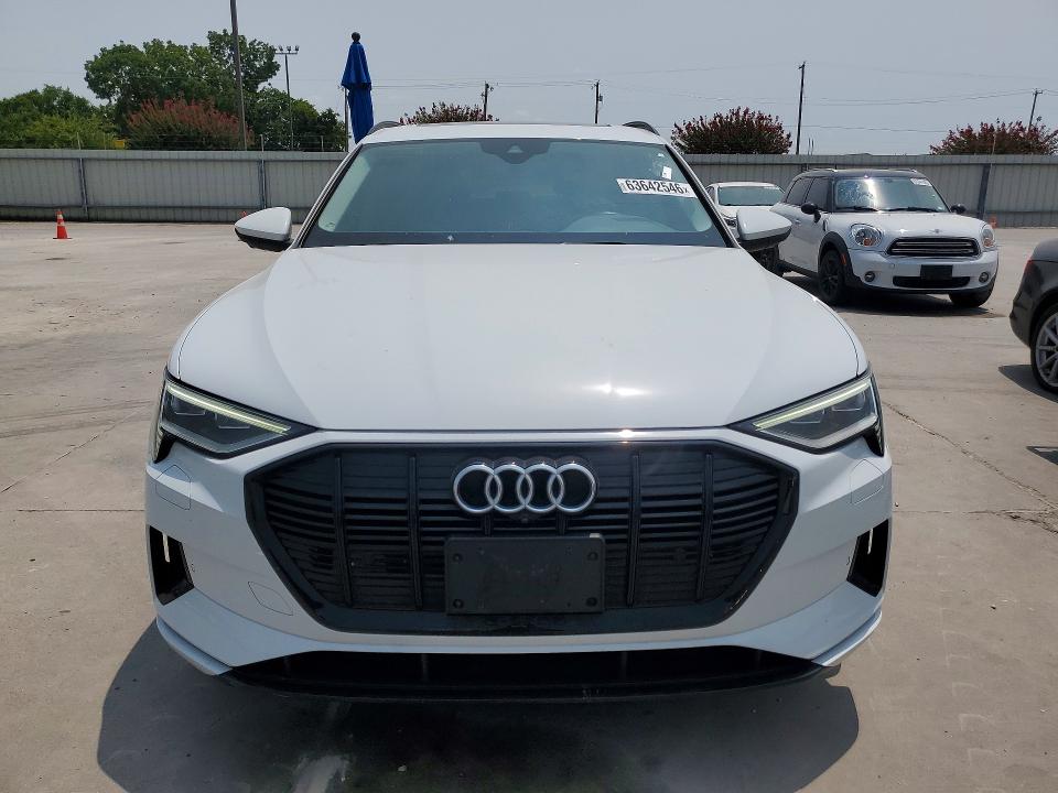 2022 Audi E-tron VIN WA1AAAGEXNB007777 COPART salvage auction — MINOR DENT/SCRATCHES, Tx - Cert Of Title-Manufacturer Buy, sold $19,100 on 2026-08-26 (photo 5)