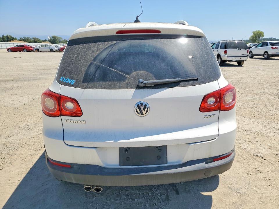 2011 Volkswagen Tiguan VIN WVGAV7AX0BW503520 COPART salvage auction — FRONT END, CA - DIS/DLR/EXP ONLY LIEN PAPERS, sold $100 on 2026-08-07 (photo 6)