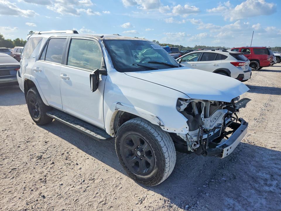 2024 Toyota 4runner VIN JTEMU5JR0R6249596 COPART salvage auction — ROLLOVER, Tx - Salvage Vehicle Title, sold $12,000 on 2026-08-21 (photo 4)