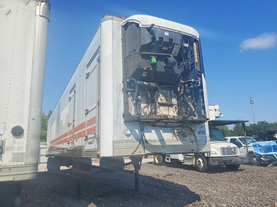 1996 Utility 53  refrig VIN 1UYVS253XTM949309 COPART salvage auction — FRONT END, OK - CERTIFICATE OF TITLE, sold $675 on 2026-09-09 (photo 4)