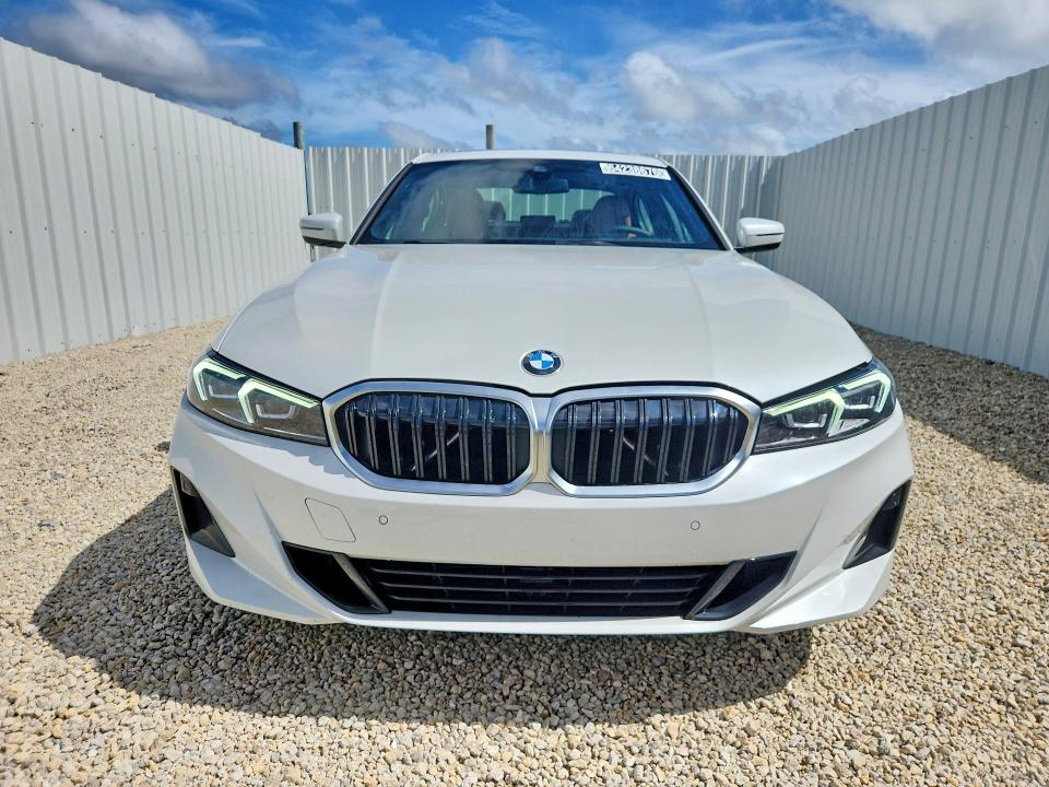 2026 BMW 3 series VIN 3MW89CW00T8F93772 COPART salvage auction — SIDE, FL - CERTIFICATE OF TITLE, sold $24,200 on 2026-08-24 (photo 5)