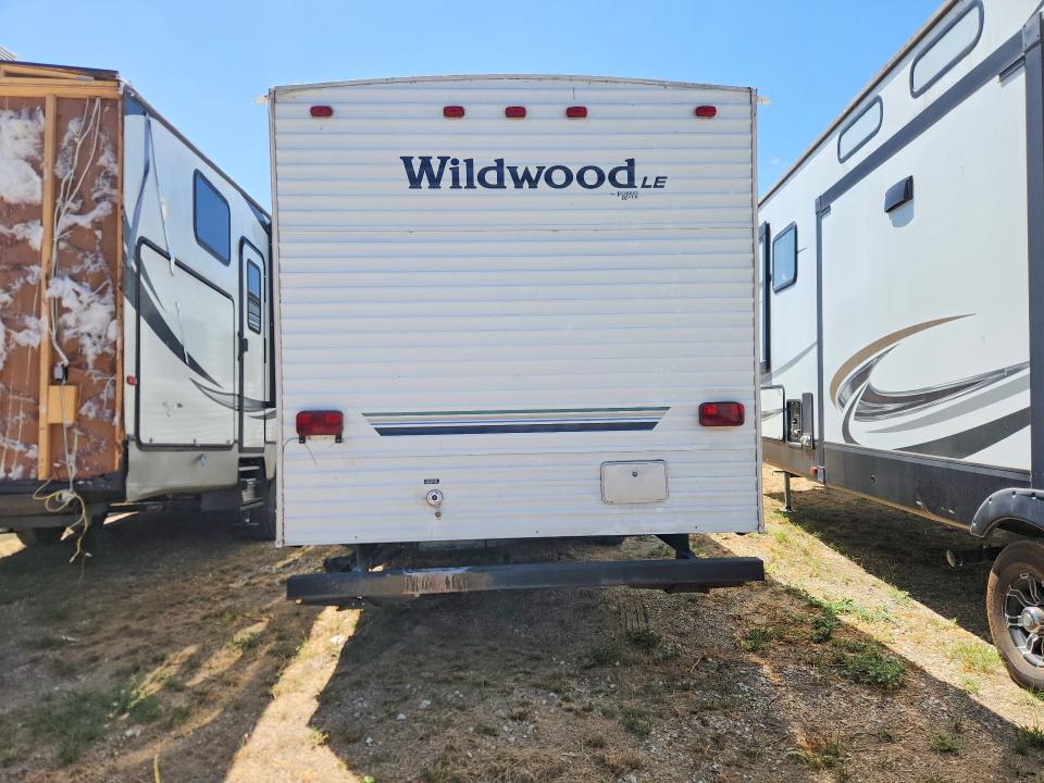 2006 Forest river Wildwood VIN 4X4TWDF276A236850 COPART salvage auction — HAIL, TX - SALVAGE TITLE-FLOOD DAMAGE, sold $1,500 on 2026-09-24 (photo 6)