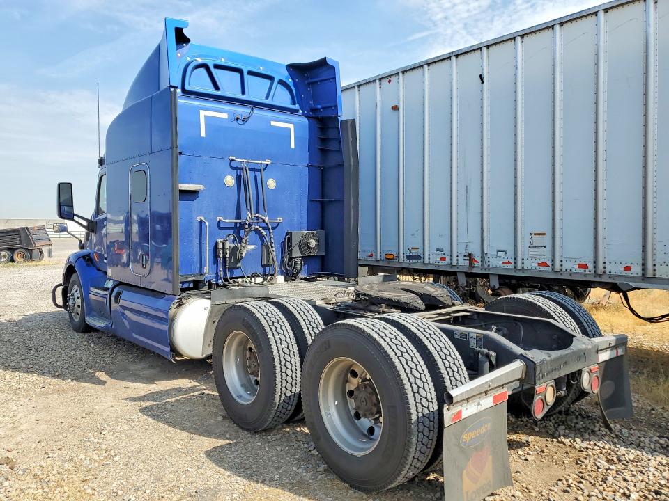 2017 Peterbilt All models VIN 1XPBDP9X4HD363815 COPART salvage auction — NORMAL WEAR, CT, sold $8,900 on 2026-09-07 (photo 2)