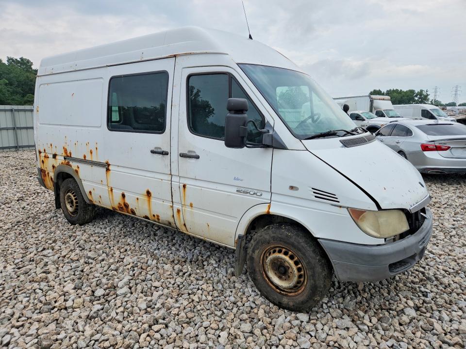 2006 Dodge Sprinter VIN WD0PD644565936301 COPART salvage auction — FRONT END, OH - CERT OF TITLE-SALVAGE, sold $150 on 2026-08-26 (photo 4)