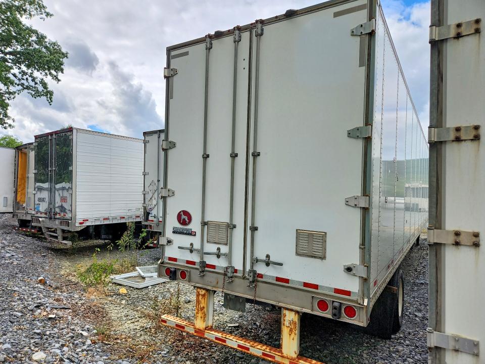 2018 Great dane Ccc-3314-21053 VIN 1GRAP0621JT116290 COPART salvage auction — MINOR DENT/SCRATCHES, AZ - CERT OF TITLE - SALVAGE, sold $1,900 on 2026-09-17 (photo 3)